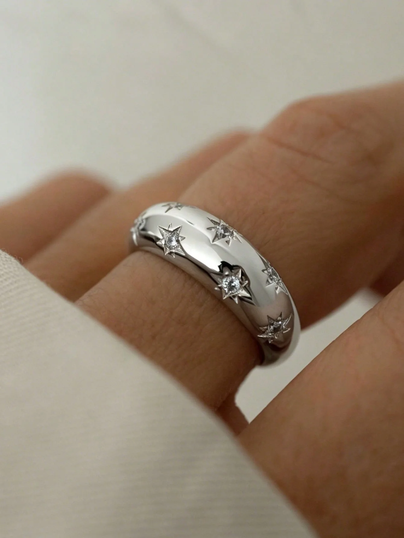 Perfect for Daily Wear & Romantic Gifts Available 925 Silver Jewelry Retro Simple Sparkling Star Design Ring
Perfect for Daily Wear & Romantic Gifts Available 925 Silver Jewelry Retro Simple Sparkling Star Design Ring