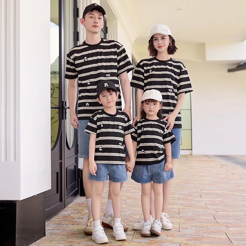 Family Tee Parent-child Striped Cute Panda Print T Shirts Father Mother and Son Daughter Matching Clothing Mom Dad Children Tops
Family Tee Parent-child Striped Cute Panda Print T Shirts Father Mother and Son Daughter Matching Clothing Mom Dad Children Tops