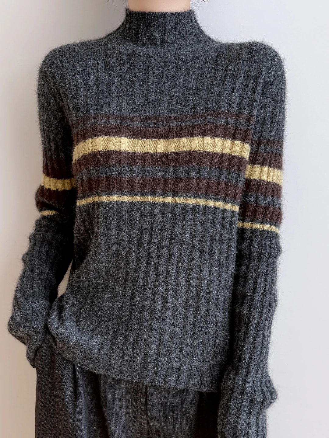 Korean Sle Women's Thiened f High Collar Striped Color Blo Knitted Sweater Warm Base Layer Long Sve Casual Top
Korean Sle Women's Thiened f High Collar Striped Color Blo Knitted Sweater Warm Base Layer Long Sve Casual Top