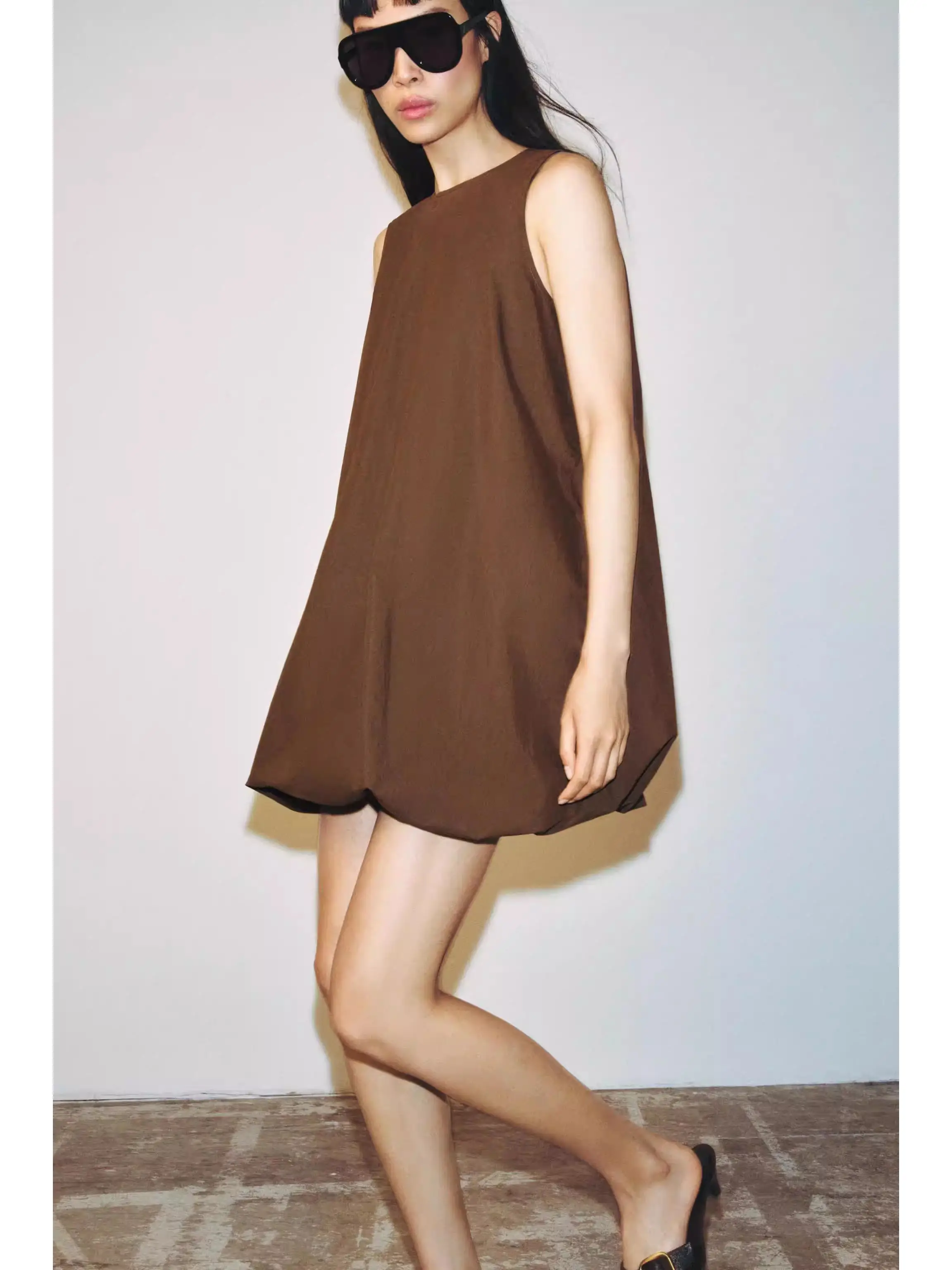 Summer New Women's Sleeveless round Neck Balloon Dress Fashionable Ethnic Women's Clothing 25-35 Years Old Suitable
Summer New Women's Sleeveless round Neck Balloon Dress Fashionable Ethnic Women's Clothing 25-35 Years Old Suitable