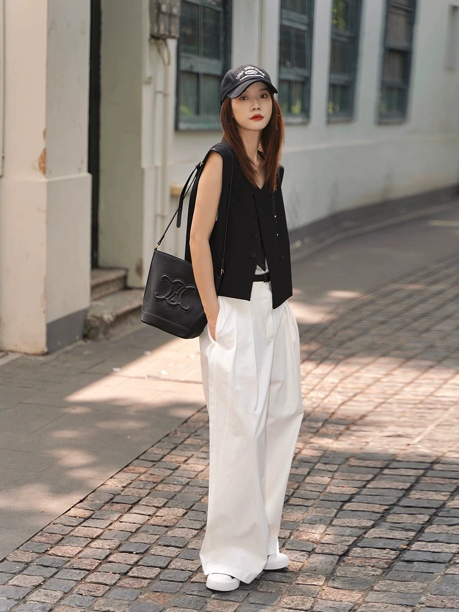 Casual Women's Suit Vest Irregular Top Spring Summer New Design Loose Versatile oulder Pad Jaet ort Length Single Button
Casual Women's Suit Vest Irregular Top Spring Summer New Design Loose Versatile oulder Pad Jaet ort Length Single Button