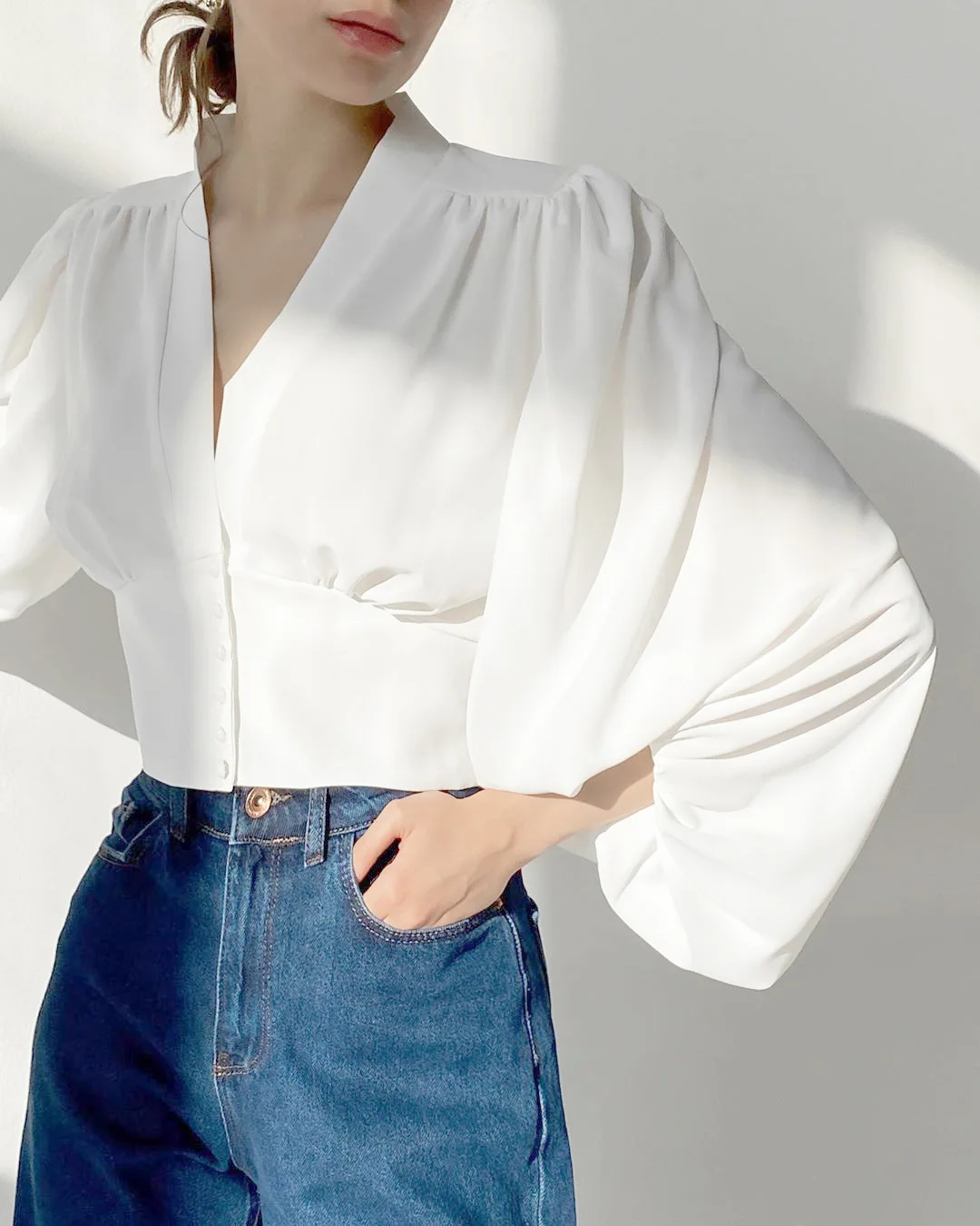 Spring Autumn New American Women's Fashion Top Solid Color Versatile Casual Shirt Women's Slim Fit Deep V Sexy Long Sleeve
Spring Autumn New American Women's Fashion Top Solid Color Versatile Casual Shirt Women's Slim Fit Deep V Sexy Long Sleeve
