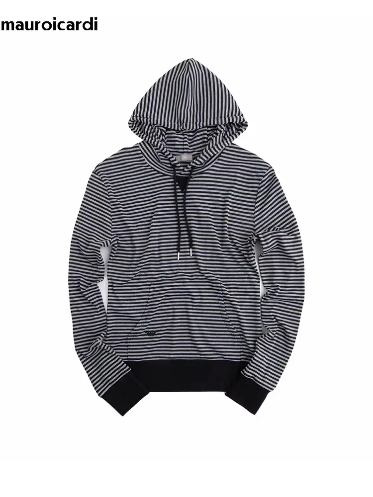 Mauroicardi Spring Short Soft Black and White Horizontal Striped Hoodies Men Luxury Designer Clothing Sweatshirt Streetwear 2026
Mauroicardi Spring Short Soft Black and White Horizontal Striped Hoodies Men Luxury Designer Clothing Sweatshirt Streetwear 2026