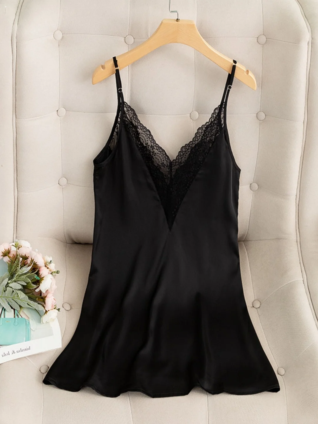 Summer Extra Large Size Ice Silk Thin Sleeveless Nightgown Lace Trimmed V-Neck Backless Strap Sleep Dress for plus Size Women
Summer Extra Large Size Ice Silk Thin Sleeveless Nightgown Lace Trimmed V-Neck Backless Strap Sleep Dress for plus Size Women