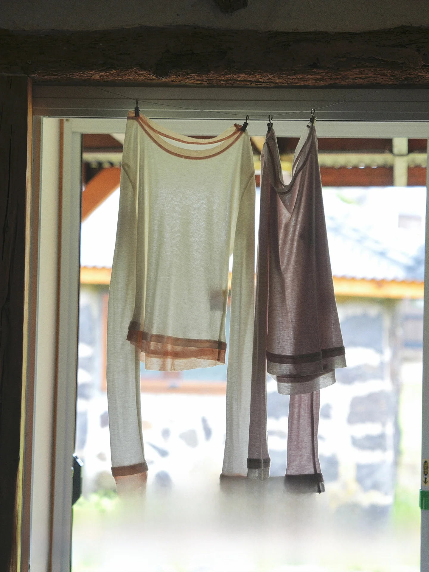 Мягкая, приятная к телу шелково-шерстяная женская базовая футболка с круглым вырезом, облегающая, однотонная, тонкая, с длинным рукавом, для повседневной носки
Мягкая, приятная к телу шелково-шерстяная женская базовая футболка с круглым вырезом, облегающая, однотонная, тонкая, с длинным рукавом, для повседневной носки