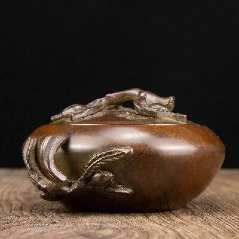Antique copper collection hollowed out double ear longevity peach incense burner home tea ceremony Zen Chinese style decoration
Antique copper collection hollowed out double ear longevity peach incense burner home tea ceremony Zen Chinese style decoration