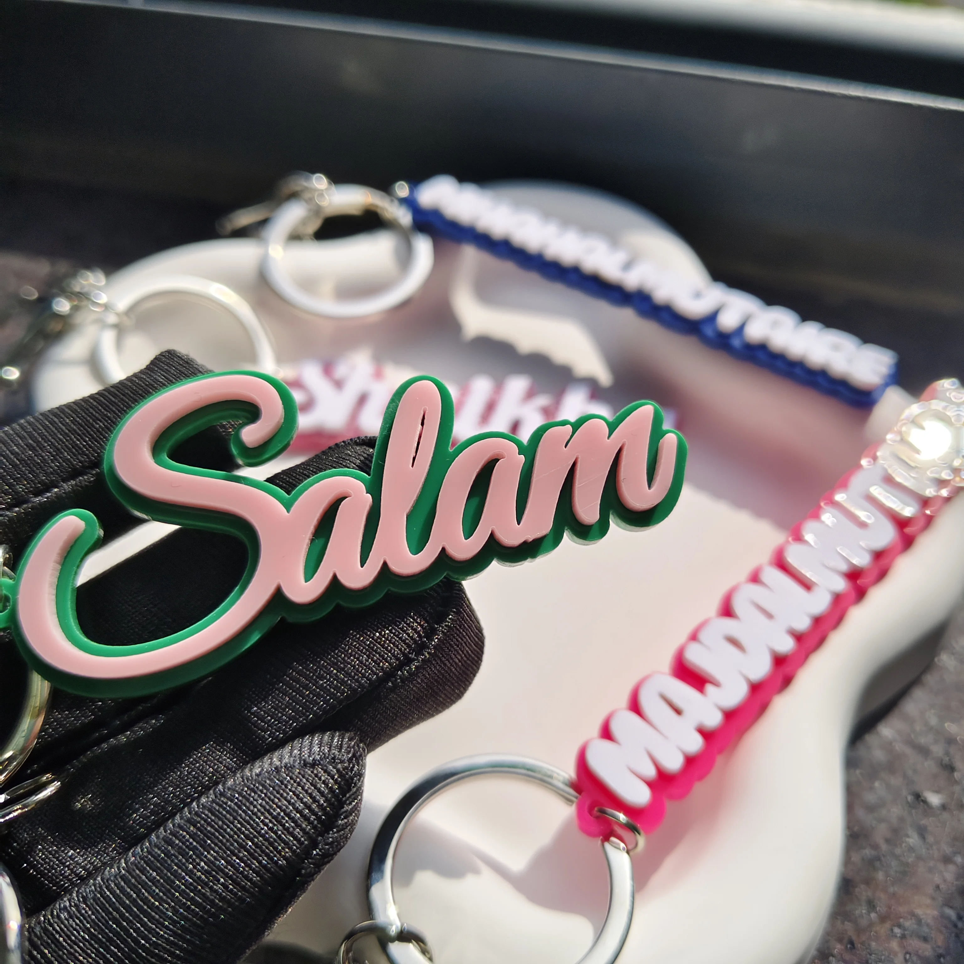 DHQH Wholesale Customized Name Acrylic Keychain Personalized Letter Keychain Acrylic Material Family/Friend Gift for Her/Him
DHQH Wholesale Customized Name Acrylic Keychain Personalized Letter Keychain Acrylic Material Family/Friend Gift for Her/Him