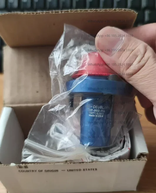 Original American DEUBLIN rotary joint, model 1117-002-116, blue body and red cover
Original American DEUBLIN rotary joint, model 1117-002-116, blue body and red cover