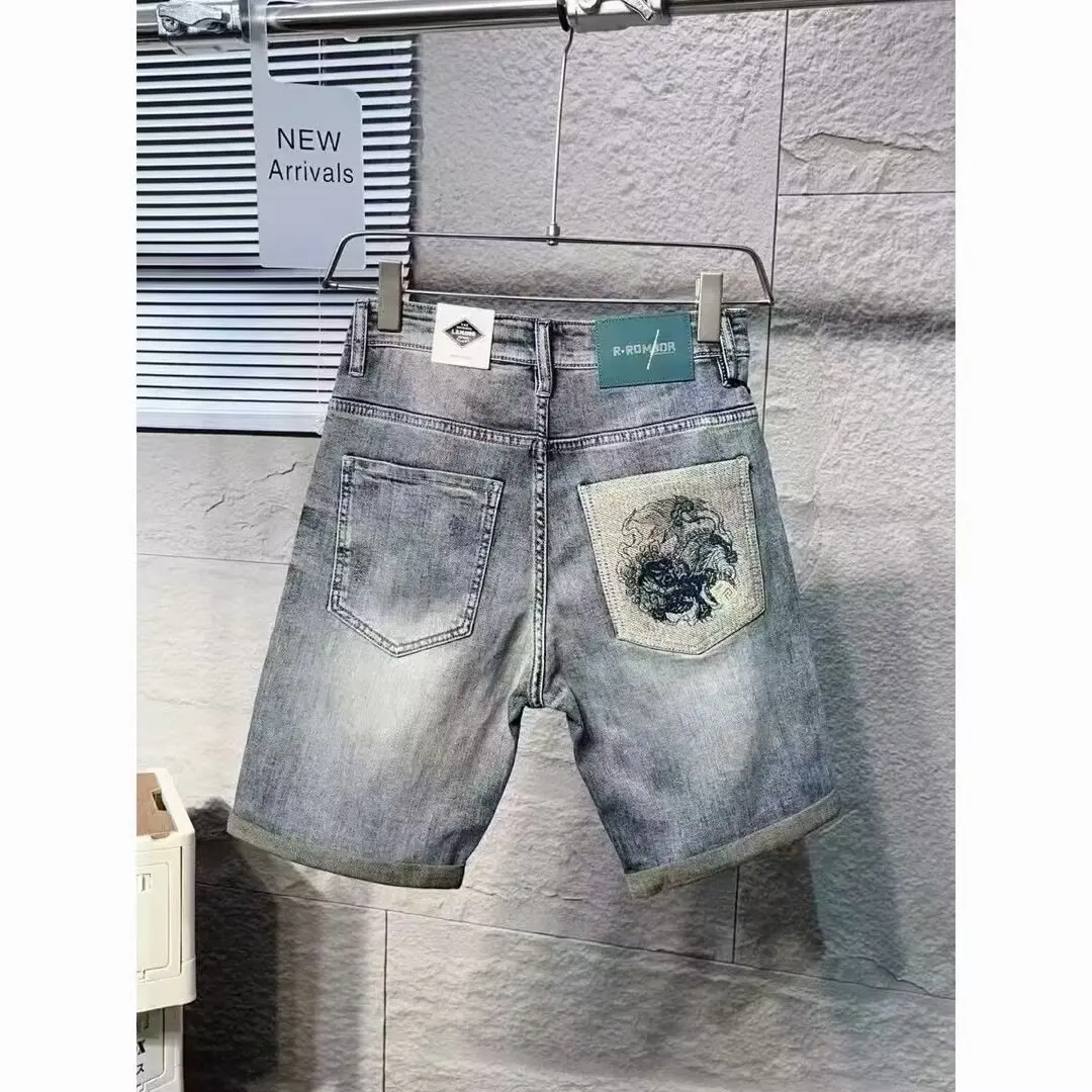 Модные джинсовые шорты с прямыми штанинами, мужские эластичные летние брюки со средней талией, дизайн с вышивкой, элитные шорты Fashiony2k 
Модные джинсовые шорты с прямыми штанинами, мужские эластичные летние брюки со средней талией, дизайн с вышивкой, элитные шорты Fashiony2k