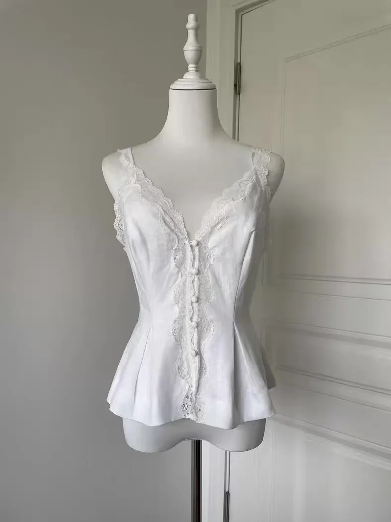Lace Embroidery Patchwork Women Sling Tops Summer 2025 Hollow Out Single Breasted V-Neck Sleeveless Fashion Linen Camisole
Lace Embroidery Patchwork Women Sling Tops Summer 2025 Hollow Out Single Breasted V-Neck Sleeveless Fashion Linen Camisole