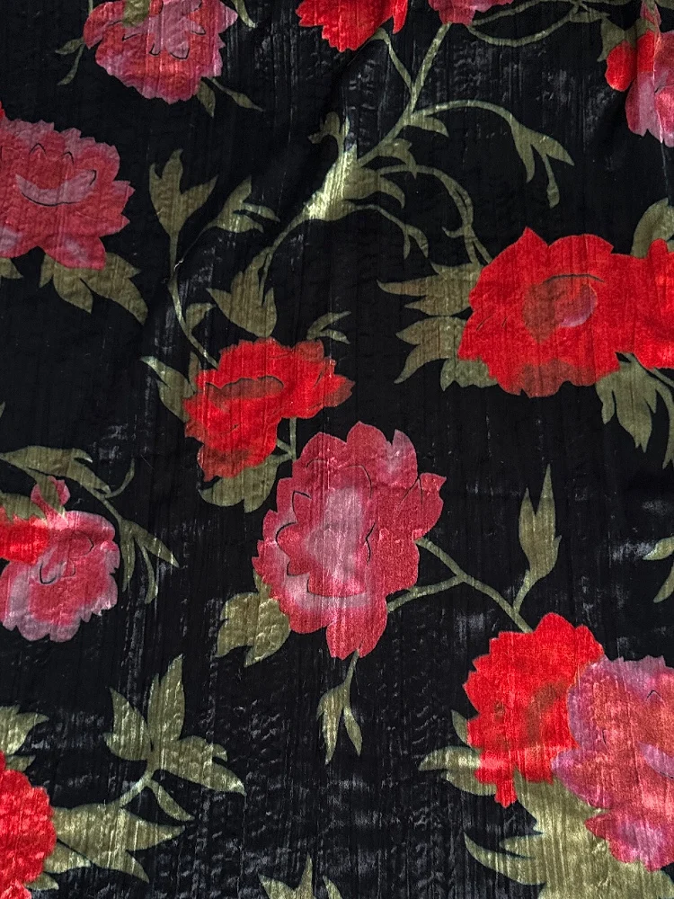Chinese Style Gentle Red Flower Texture Pleated Velvet Fabric Cheongsam Jumpsuit Skirt Designer
Chinese Style Gentle Red Flower Texture Pleated Velvet Fabric Cheongsam Jumpsuit Skirt Designer