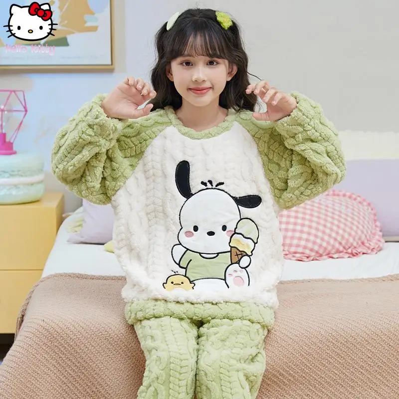Новая кавайная одежда для девочек My Melody Kuromi, теплая домашняя одежда с героями мультфильмов аниме, костюм Sanrio, осенне-зимняя плотная пижама для родителей и детей
Новая кавайная одежда для девочек My Melody Kuromi, теплая домашняя одежда с героями мультфильмов аниме, костюм Sanrio, осенне-зимняя плотная пижама для родителей и детей