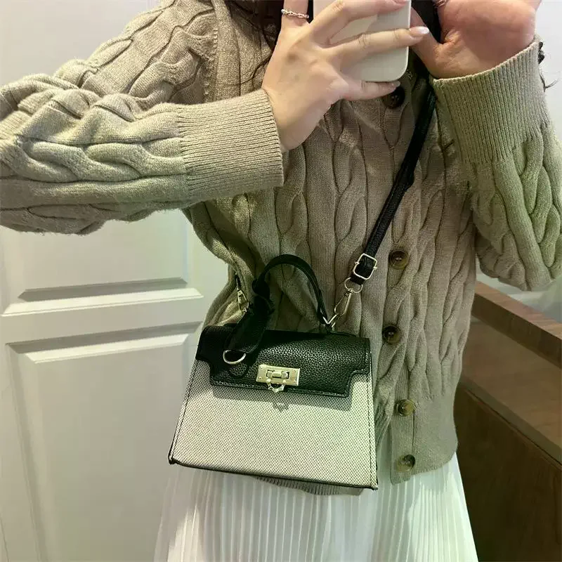 Superior-class Retro All-in-one Women's Tote Satchel Duo-tone Cross-packet Stylish Purse Function Bag Lady's Pocket Gifts.
Superior-class Retro All-in-one Women's Tote Satchel Duo-tone Cross-packet Stylish Purse Function Bag Lady's Pocket Gifts.