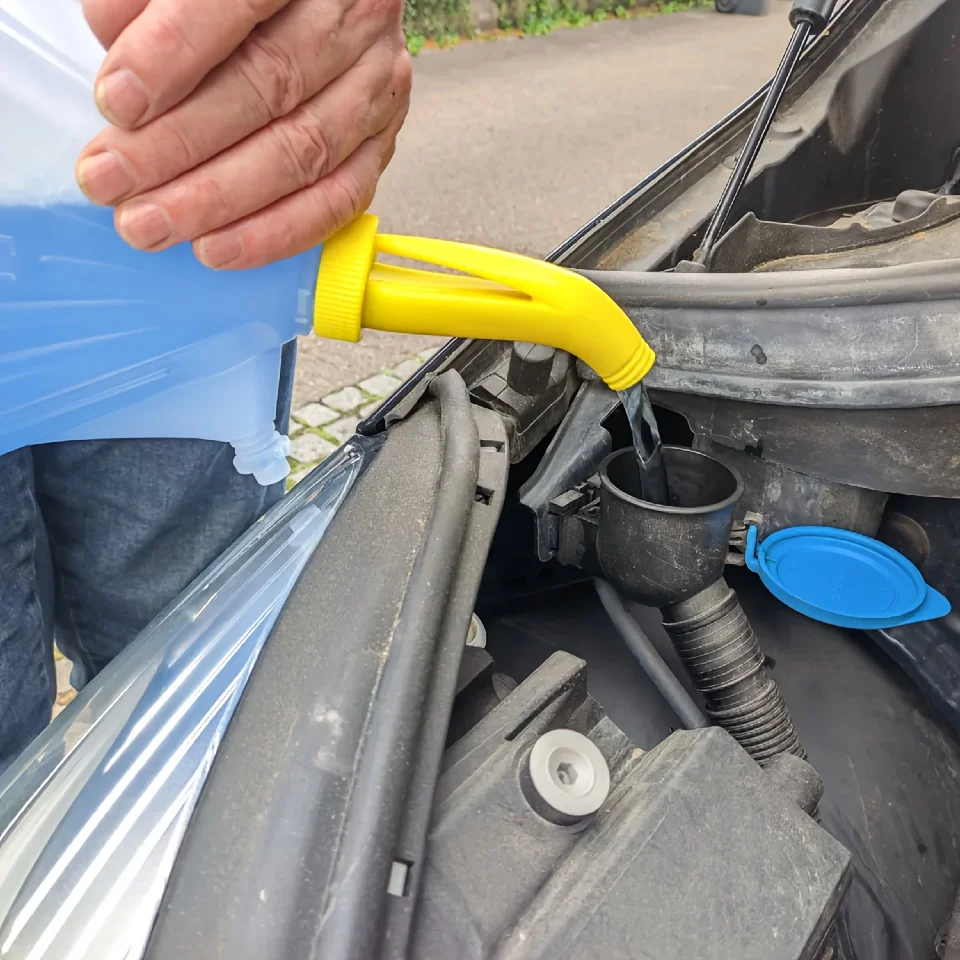 1pc No-Spill Windshield Washer Fluid Funnel, Prevents Overflow for Safe & Clean Refills, Car Maintenance Essential Tool
1pc No-Spill Windshield Washer Fluid Funnel, Prevents Overflow for Safe & Clean Refills, Car Maintenance Essential Tool