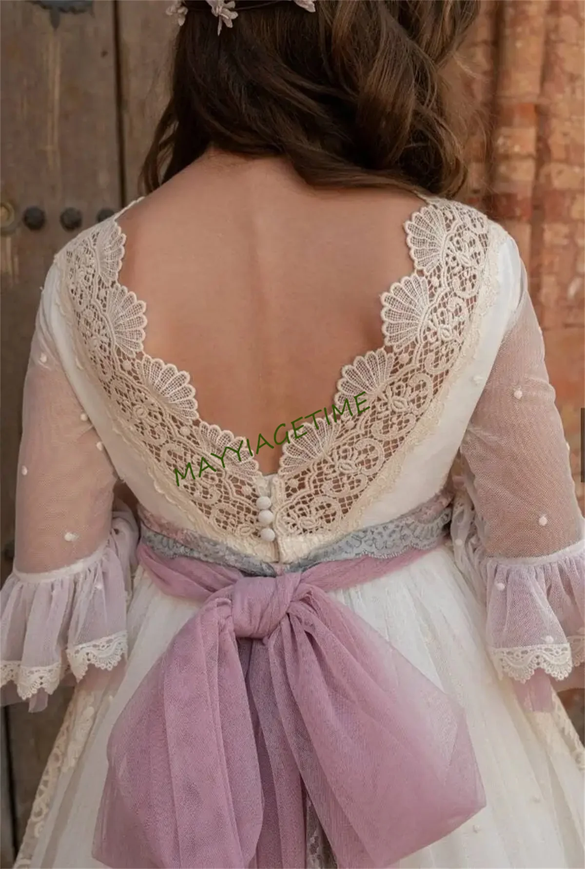 Custom mademunion Dress Girl with Half Sleeved Long Steam Skirt Square Neckline Elegant Retro Pattern Embroidery Bow Minibride
Custom mademunion Dress Girl with Half Sleeved Long Steam Skirt Square Neckline Elegant Retro Pattern Embroidery Bow Minibride