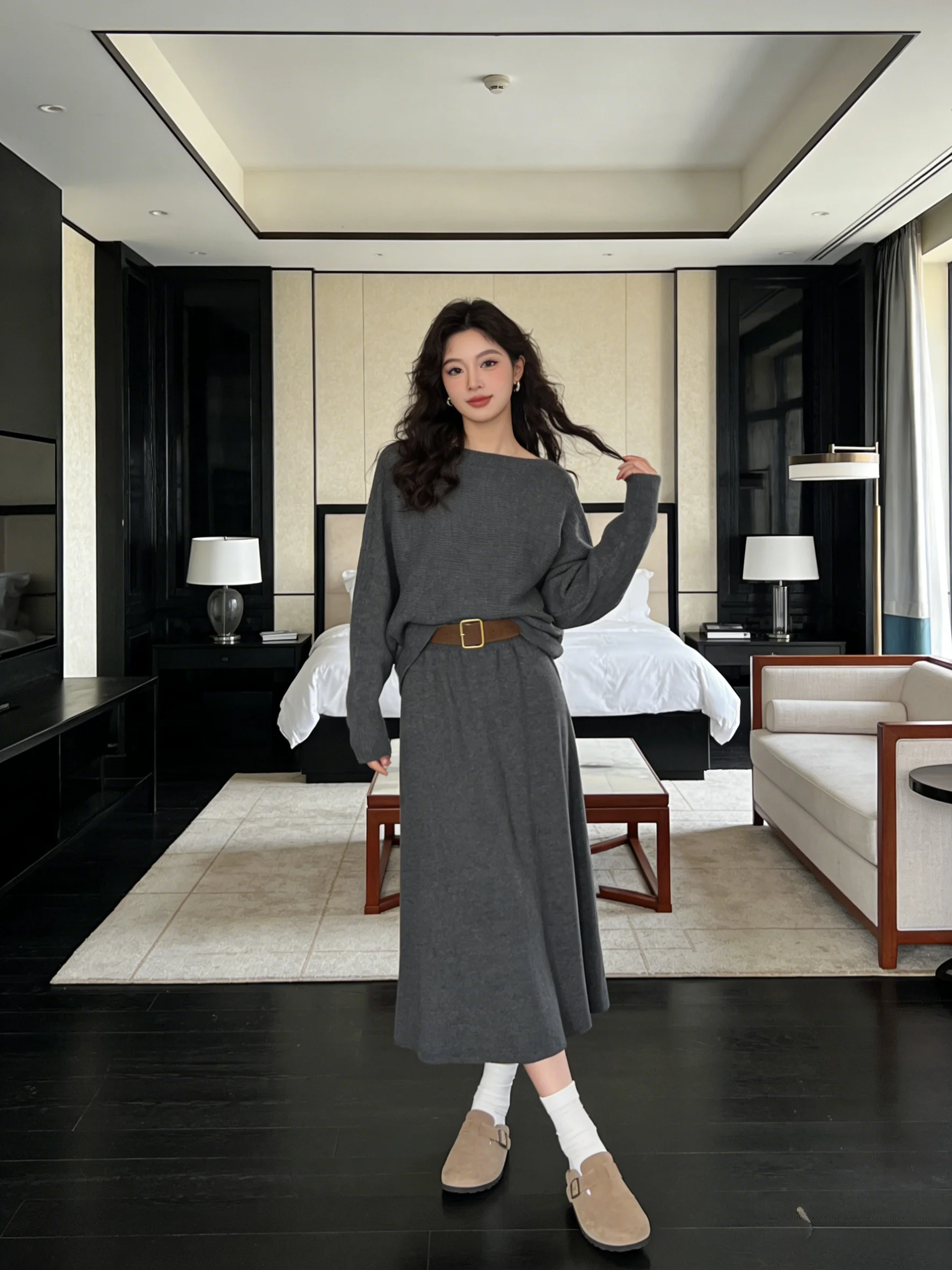 Loose Fit Korean Sle ey Knitted Set Women's Spring New Gentle Wind Sweater Top Draped Skirt Two Piece Set Faionable Cas...
Loose Fit Korean Sle ey Knitted Set Women's Spring New Gentle Wind Sweater Top Draped Skirt Two Piece Set Faionable Cas...