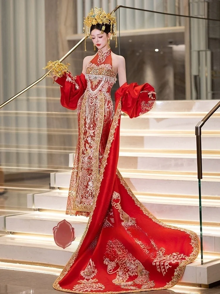 The trailing cheongsam style wedding dress toasting and engagement for brides
The trailing cheongsam style wedding dress toasting and engagement for brides