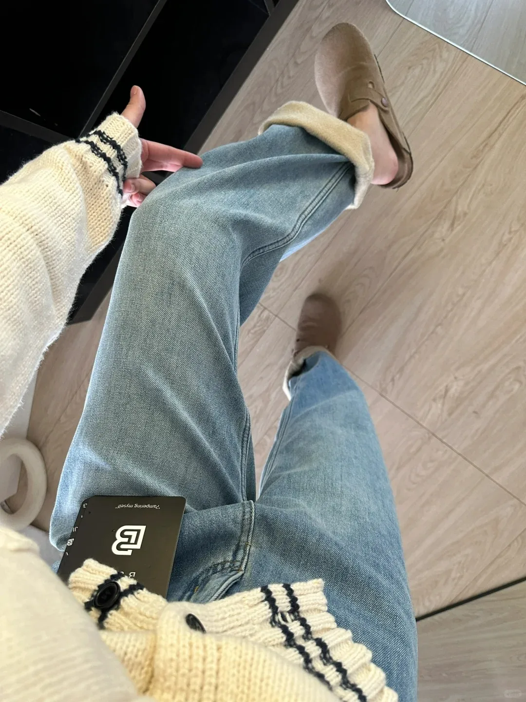 Blue Fleece Lined Denim Pants High Waist Wide Leg Slimming Straight Cut Trousers for plus Size Women Winter Fashion
Blue Fleece Lined Denim Pants High Waist Wide Leg Slimming Straight Cut Trousers for plus Size Women Winter Fashion
