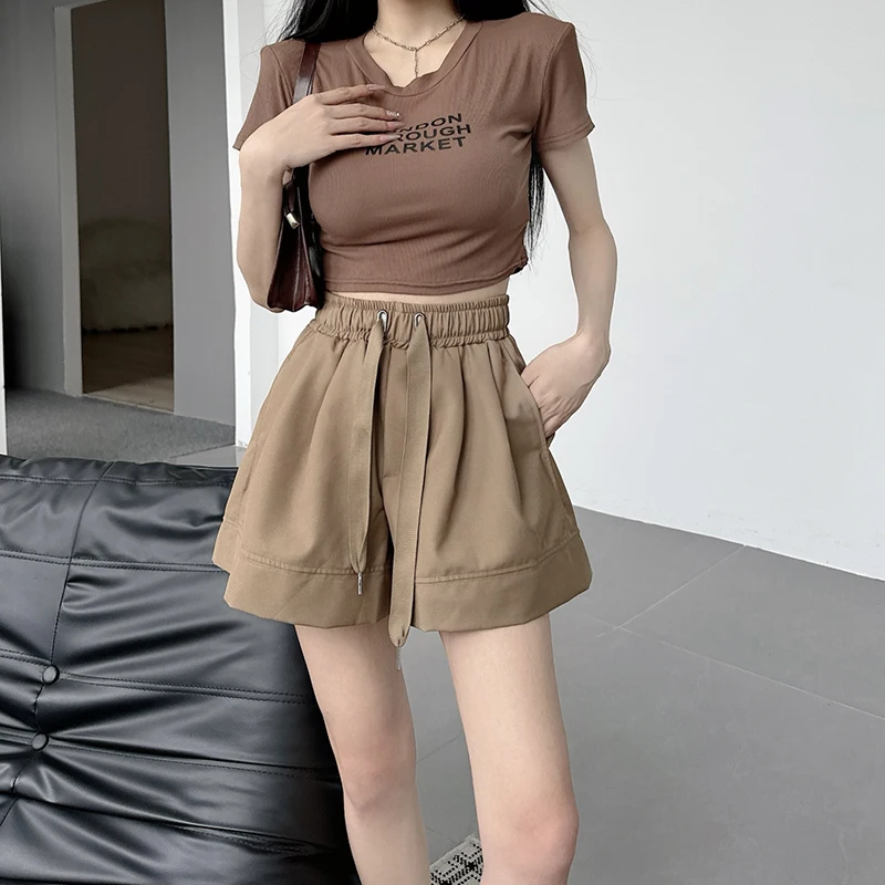 High Waist Sports Shorts Women Summer Thin New Large Size Casual Loose Wide Leg Pants Outerwear Commute Style Korean Fashion
High Waist Sports Shorts Women Summer Thin New Large Size Casual Loose Wide Leg Pants Outerwear Commute Style Korean Fashion