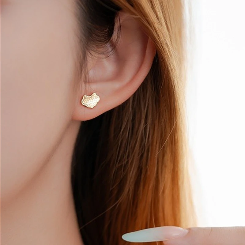 925 Sterling Silver Charming Ancient Golden Heart Love Stud Earrings for Women Fine Jewelry High Luxury Vintage Accessories
925 Sterling Silver Charming Ancient Golden Heart Love Stud Earrings for Women Fine Jewelry High Luxury Vintage Accessories