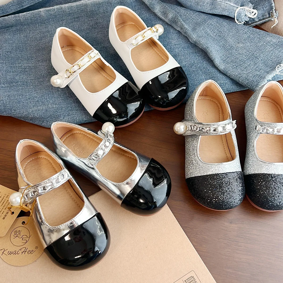 Kids'Casual Shoes Pearl Solid Color PU Leather Fashion Spring Flat Shoes For Children Anti-slip White Sliver Shoes Size 22-32
Kids'Casual Shoes Pearl Solid Color PU Leather Fashion Spring Flat Shoes For Children Anti-slip White Sliver Shoes Size 22-32