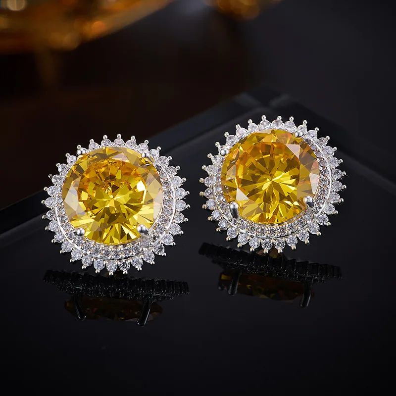 French Style Light Luxury Zircon inlaid Circular Earrings Exquisite High-end Retro Silver Needle Earrings for Women
French Style Light Luxury Zircon inlaid Circular Earrings Exquisite High-end Retro Silver Needle Earrings for Women