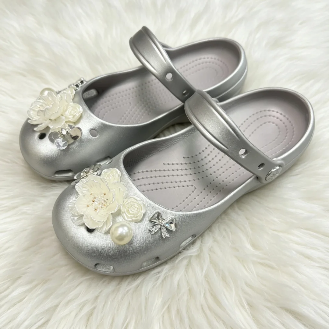 Ballet dance shoes hole shoes 2026 spring new one-pedal hollow silver camellia sandals lazy shoes
Ballet dance shoes hole shoes 2026 spring new one-pedal hollow silver camellia sandals lazy shoes