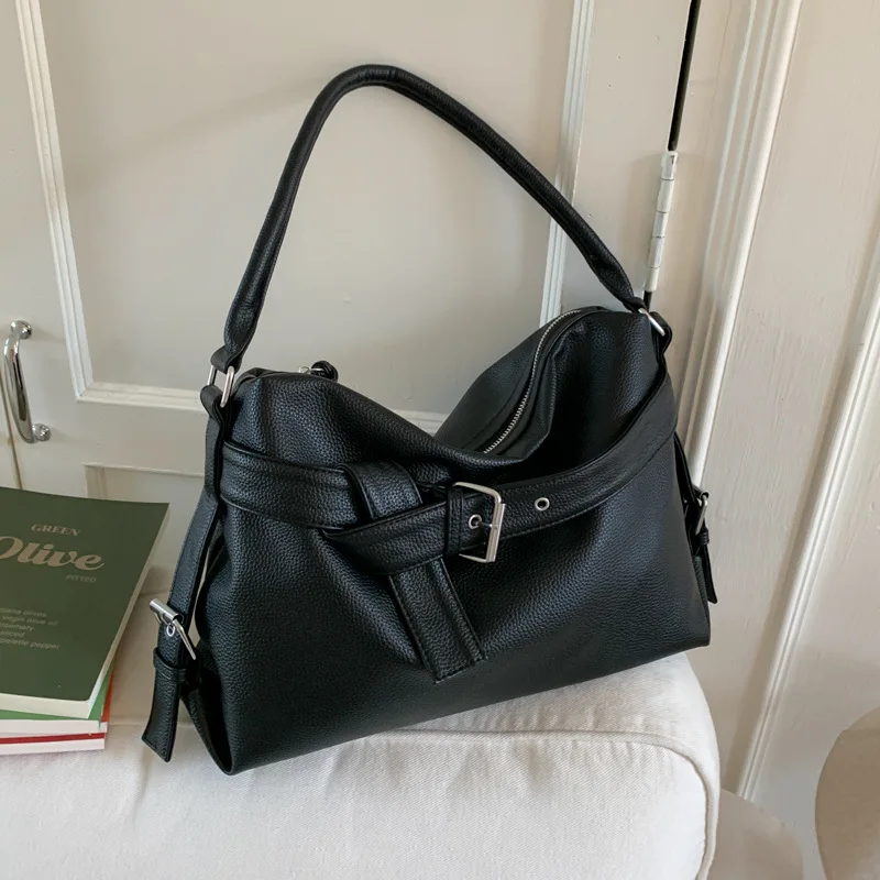 Luxury Brand Design Tote Bag Large-capacity High-quality Soft Leather Motorcycle Bag New Solid Color Stylish Retro Shoulder Bags
Luxury Brand Design Tote Bag Large-capacity High-quality Soft Leather Motorcycle Bag New Solid Color Stylish Retro Shoulder Bags