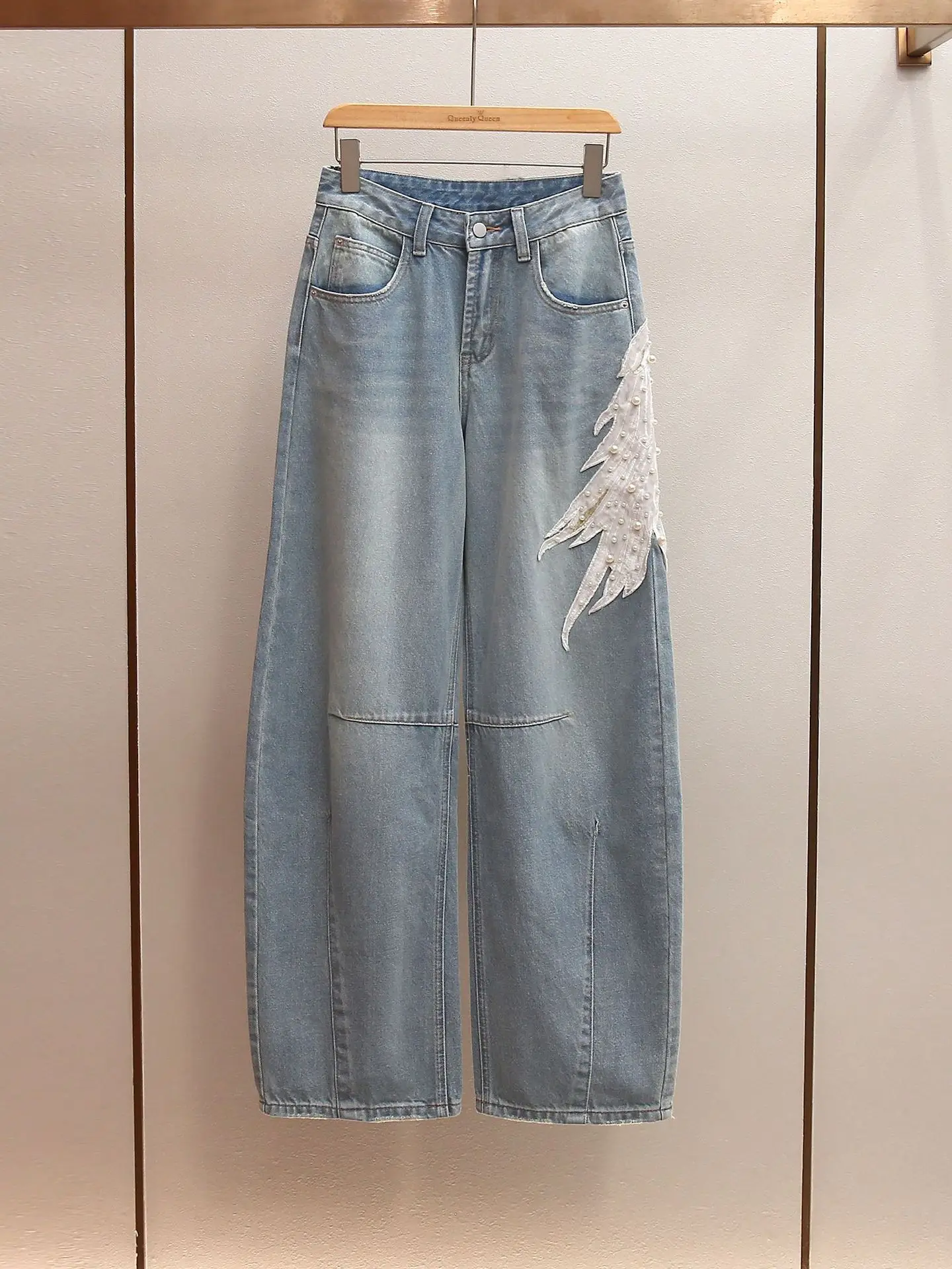 High-end women's autumn winter new French-style beaded feather design high-waisted wide-leg curved jeans winter pants woman traf
High-end women's autumn winter new French-style beaded feather design high-waisted wide-leg curved jeans winter pants woman traf