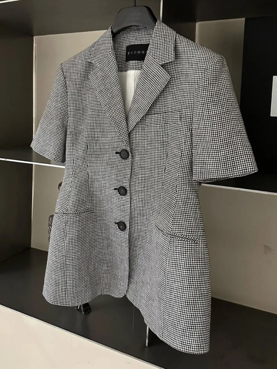 Women's Plaid Three-Button Short-Sleeve Thin Linen Suit Luxury Elegant Solid Color Waist Suit Collar Loose Summer Long Jacket
Women's Plaid Three-Button Short-Sleeve Thin Linen Suit Luxury Elegant Solid Color Waist Suit Collar Loose Summer Long Jacket