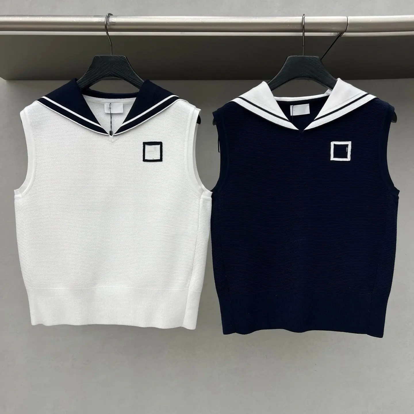 Women's New Arrival Golf Clothing: Collared Knit Sleeveless Vest—Comfortable, Versatile, Casual, and Sporty
Women's New Arrival Golf Clothing: Collared Knit Sleeveless Vest—Comfortable, Versatile, Casual, and Sporty