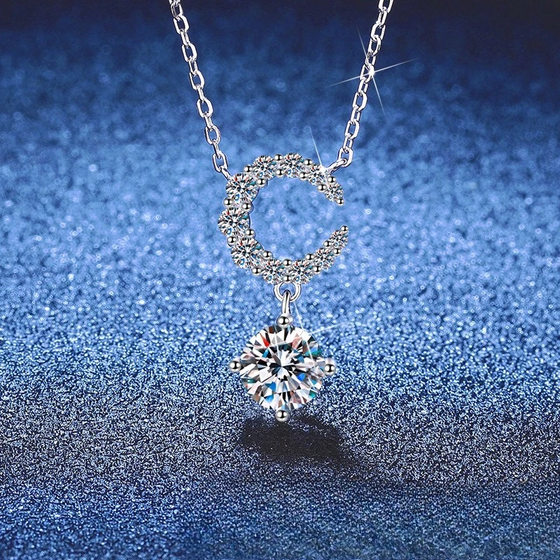 New S925 pure silver moissanite necklace, light luxury moon half bend romantic collarbone chain, wedding jewelry
New S925 pure silver moissanite necklace, light luxury moon half bend romantic collarbone chain, wedding jewelry