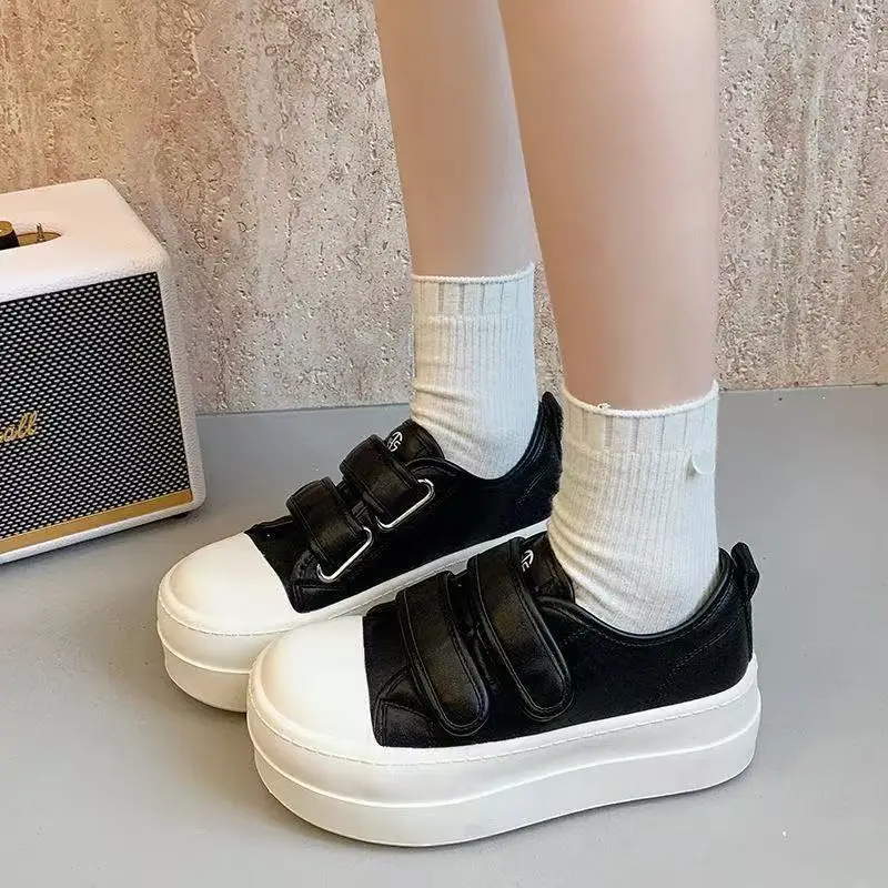 2026 Spring New Women Platform Sneakers Chunky Bread Shoes Velcro Strap White Casual Shoes Thick Sole Height Increasing
2026 Spring New Women Platform Sneakers Chunky Bread Shoes Velcro Strap White Casual Shoes Thick Sole Height Increasing