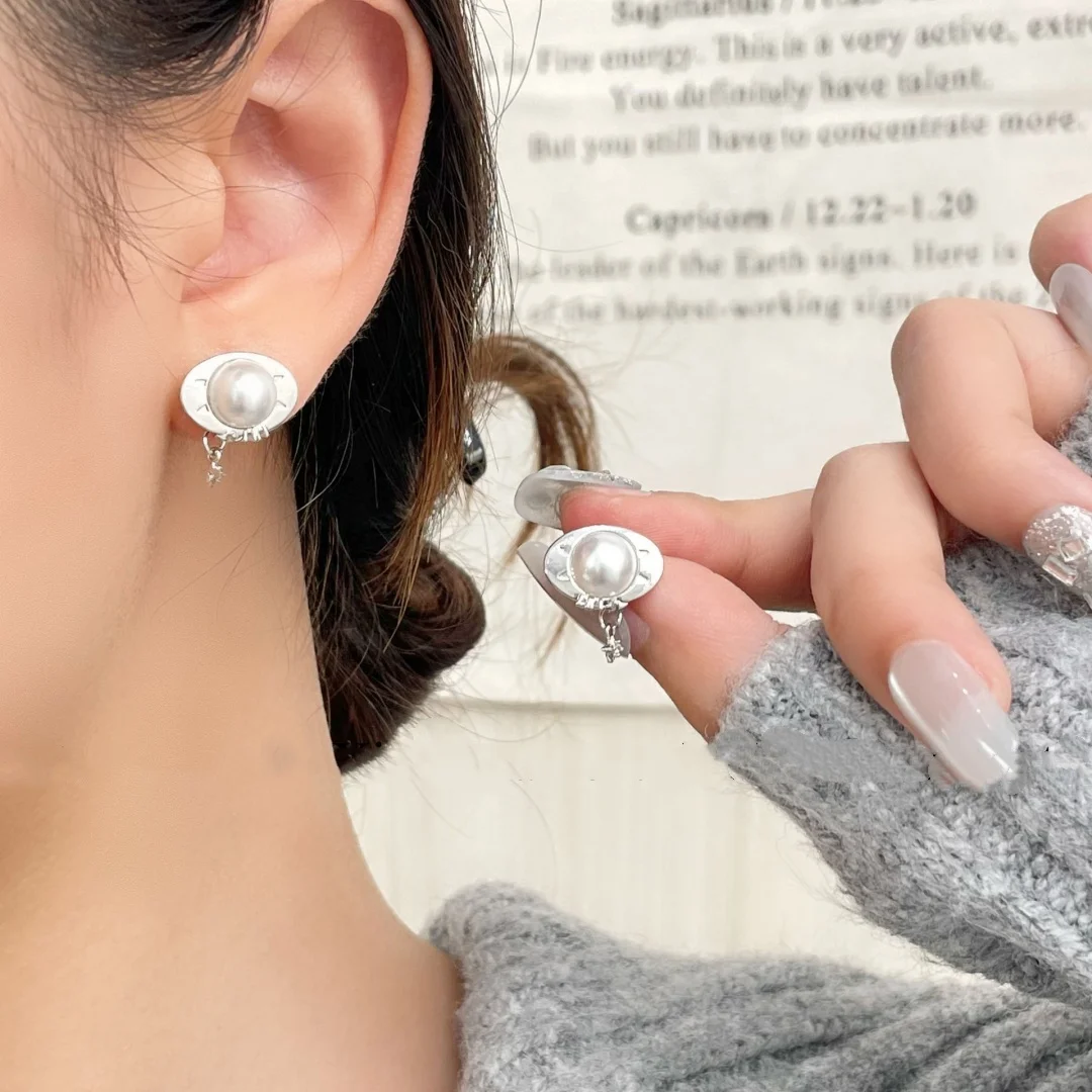 DUTRIEUX Charm Aesthetic Geometry Pearl Ear Studs Earrings For Women Trendy Fashion Ear Decor Niche Design Jewelry Party Gifts
DUTRIEUX Charm Aesthetic Geometry Pearl Ear Studs Earrings For Women Trendy Fashion Ear Decor Niche Design Jewelry Party Gifts