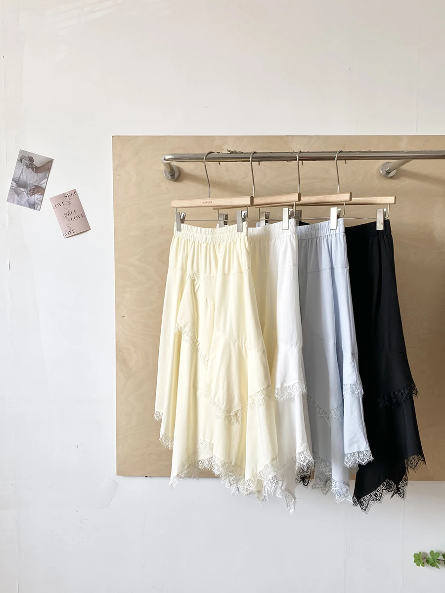 Korean Style High Waist A-Line Midi Skirt Women's Spring New Lace Trim Asymmetrical Hemline Slimming Skirt Commute Wear
Korean Style High Waist A-Line Midi Skirt Women's Spring New Lace Trim Asymmetrical Hemline Slimming Skirt Commute Wear