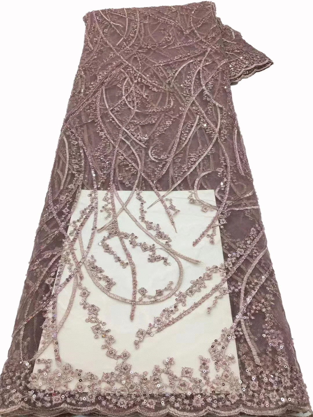 Vintage high-quality embroidery mesh lace fabric, fine bead tube sequins embroidered wedding cheongsam dress fabric 5 yards
Vintage high-quality embroidery mesh lace fabric, fine bead tube sequins embroidered wedding cheongsam dress fabric 5 yards