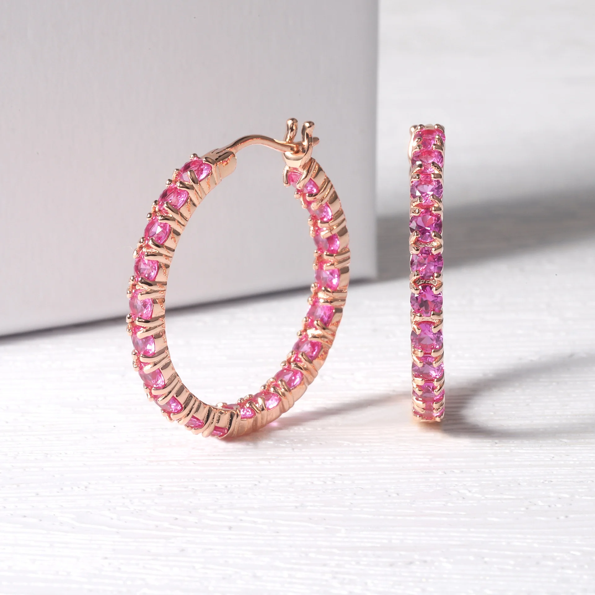 Luxury brand genuine real jewels Fashion Personality 925 Sterling Silver Round Wind Mesh Red Zircon Pink Corundum Black Spinel E
Luxury brand genuine real jewels Fashion Personality 925 Sterling Silver Round Wind Mesh Red Zircon Pink Corundum Black Spinel E