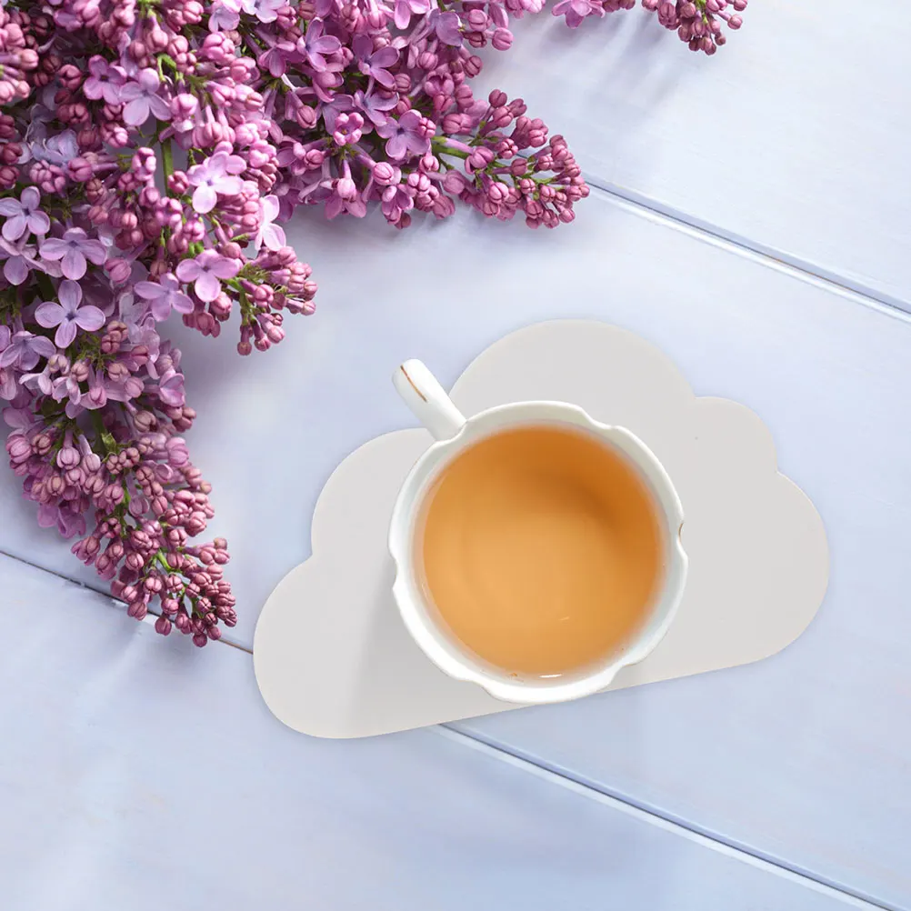 4Pcs Cloud-Shaped Coasters Non-Slip Heat-Resistant Silicone Mats for Table Kitchen Bedroom Practical Decorative 
4Pcs Cloud-Shaped Coasters Non-Slip Heat-Resistant Silicone Mats for Table Kitchen Bedroom Practical Decorative
