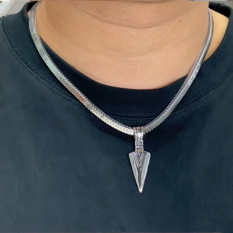 Men 316L Stainless Steel Arrowhead Pendant Necklace 5mm Wide Hip Hop Silver Color Chain for Men Jewelry Accessories Gift
Men 316L Stainless Steel Arrowhead Pendant Necklace 5mm Wide Hip Hop Silver Color Chain for Men Jewelry Accessories Gift