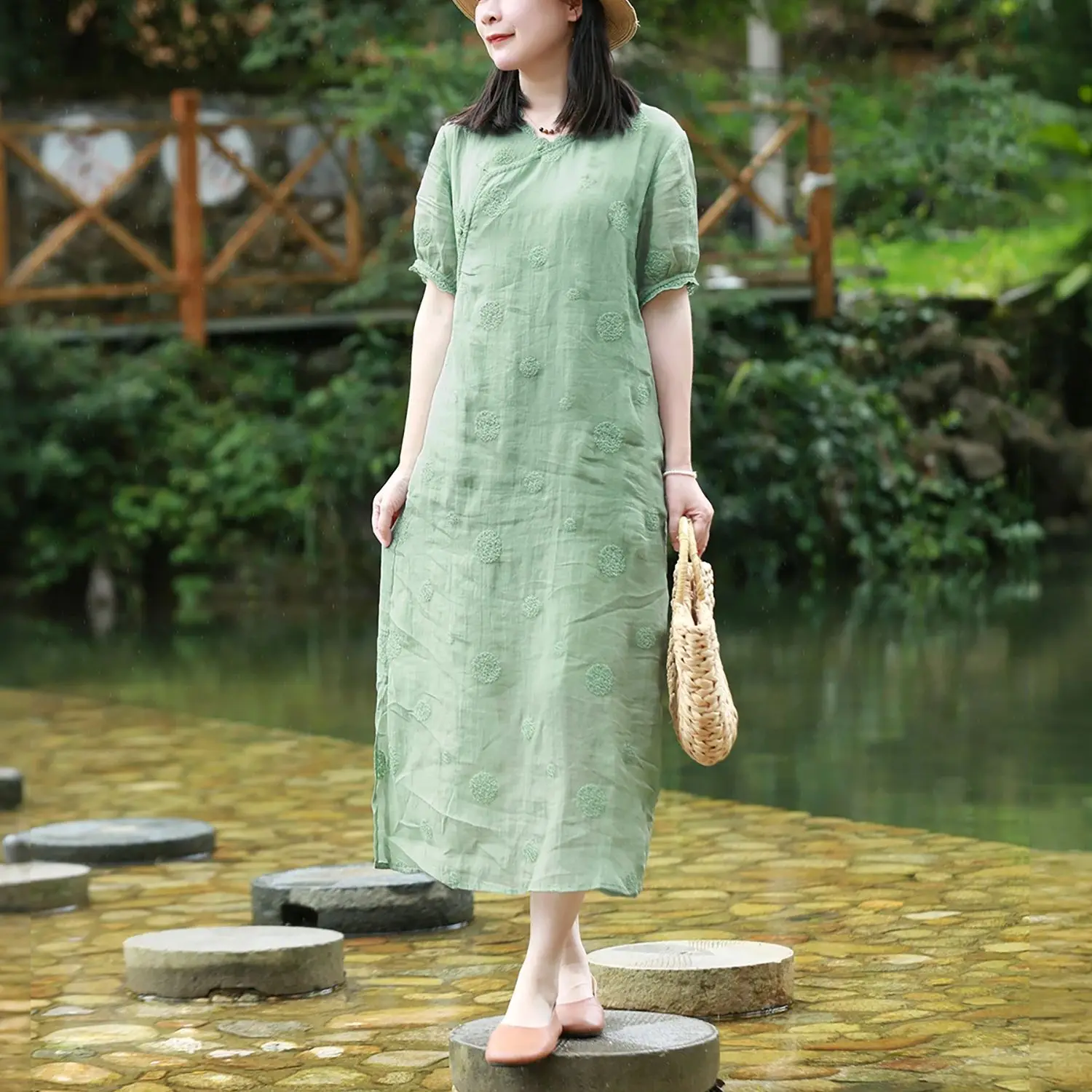 LZJN Summer Fresh Retro Green Ramie Double-Layer Premium Embroidered Dress with Simple Neo-Chinese Elegance and Mid-Length
LZJN Summer Fresh Retro Green Ramie Double-Layer Premium Embroidered Dress with Simple Neo-Chinese Elegance and Mid-Length