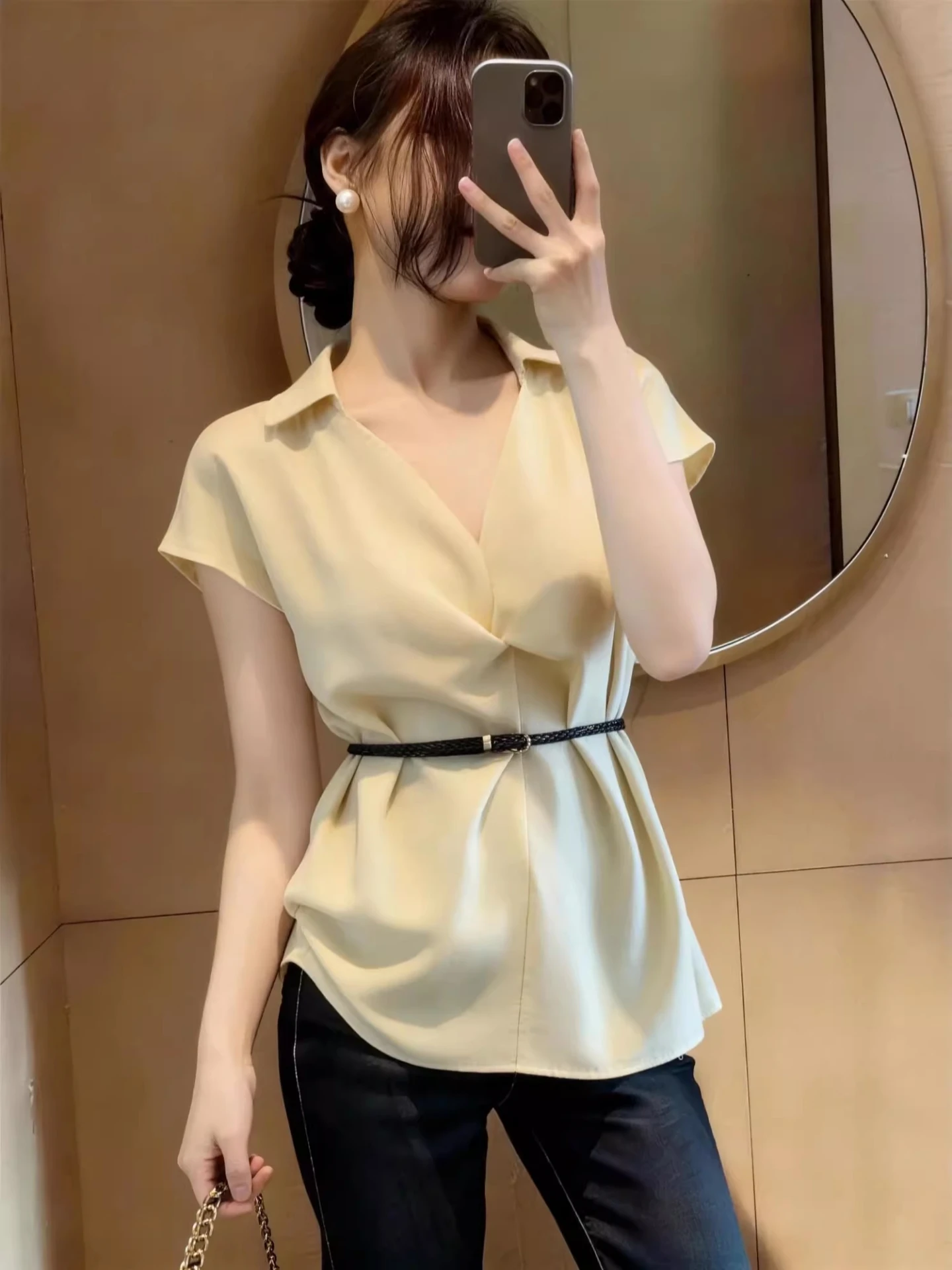 Slimming V-Neck Short Sleeve Shirt Women's Base Layer Waist-Cinching Knot Design Summer New Style plus Size Comfortable Breat...
Slimming V-Neck Short Sleeve Shirt Women's Base Layer Waist-Cinching Knot Design Summer New Style plus Size Comfortable Breat...
