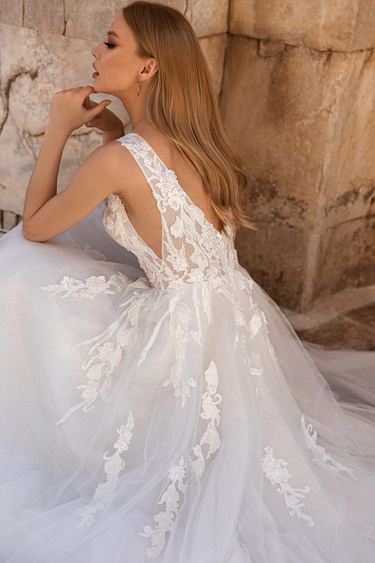 Tulle Luxury Spaghetti Straps Wedding Dresses Lace Appliques A-line Floor-Length Marriage vestidos para mujer Engagement Dress
Tulle Luxury Spaghetti Straps Wedding Dresses Lace Appliques A-line Floor-Length Marriage vestidos para mujer Engagement Dress