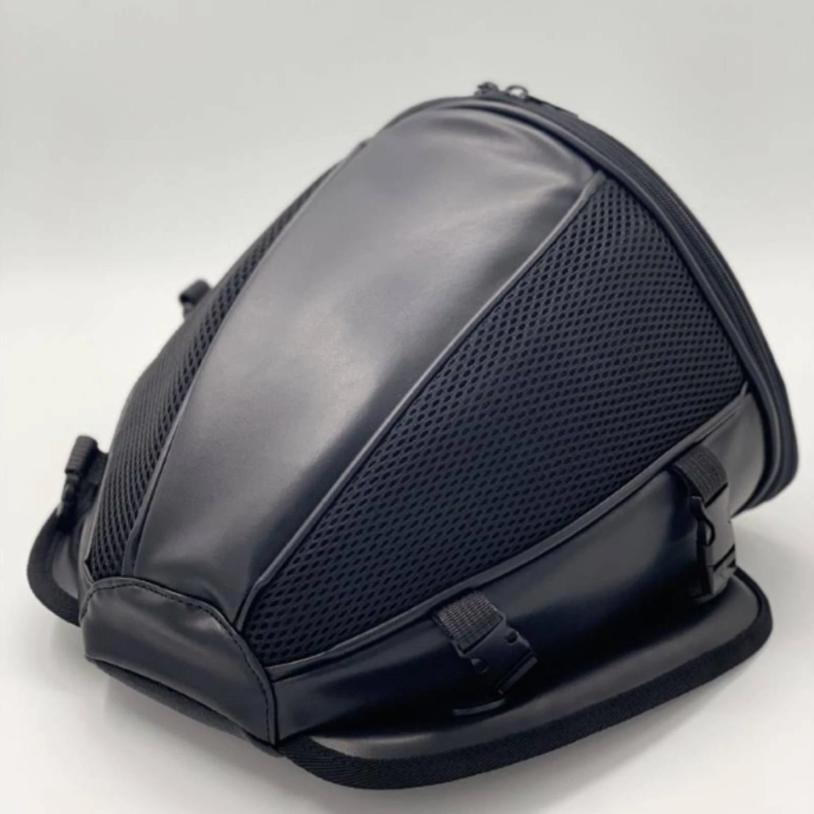Motorcycle Rear Seat Bag Multifunctional Motorcycle Luggage with Shoulder Strap Compact Universal for Motorcyclists
Motorcycle Rear Seat Bag Multifunctional Motorcycle Luggage with Shoulder Strap Compact Universal for Motorcyclists
