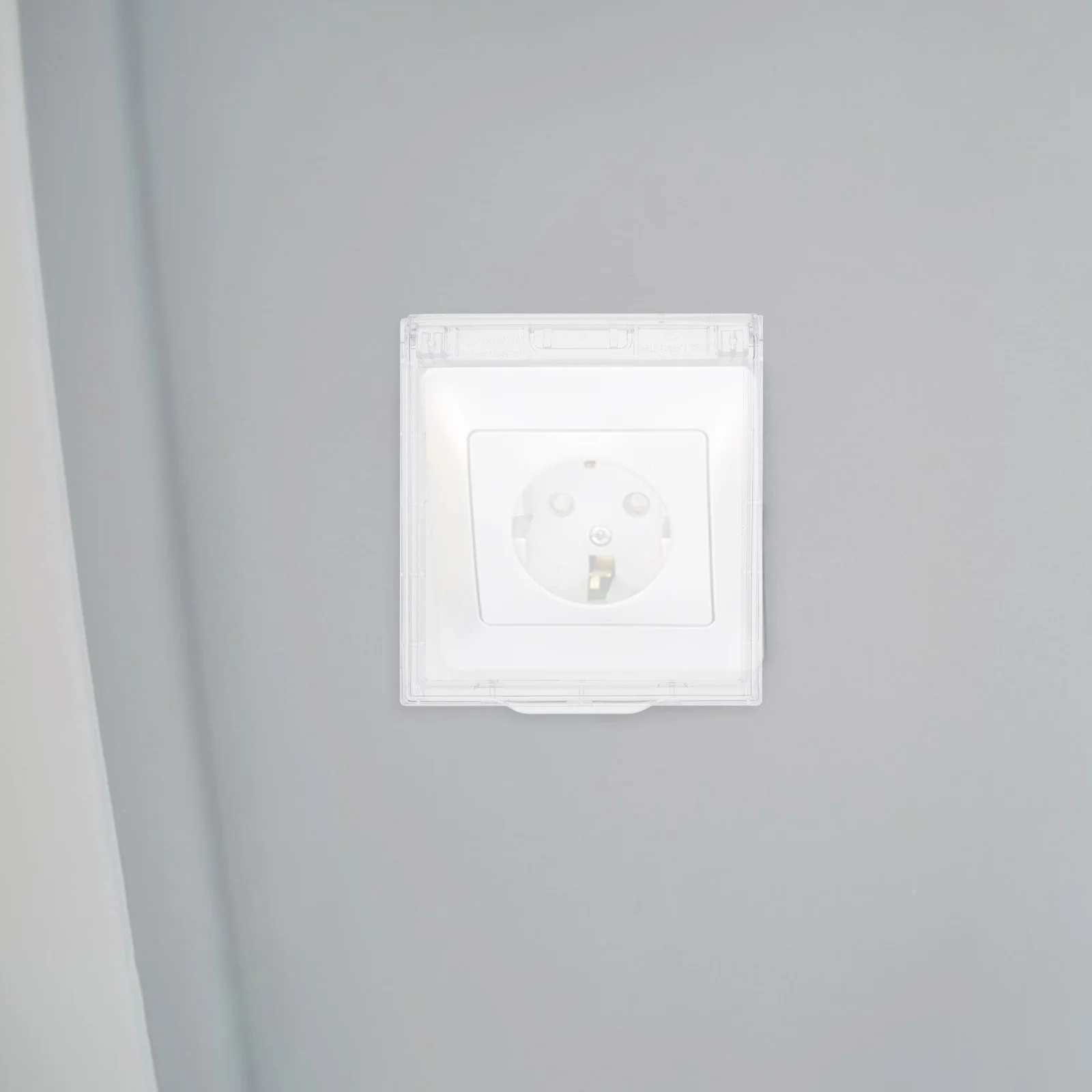 Waterproof Case for 86-Type Switches Slim Design Bathroom Outlet Cover Easy Install Splash Proof Electrical Box for Kitchen and
Waterproof Case for 86-Type Switches Slim Design Bathroom Outlet Cover Easy Install Splash Proof Electrical Box for Kitchen and