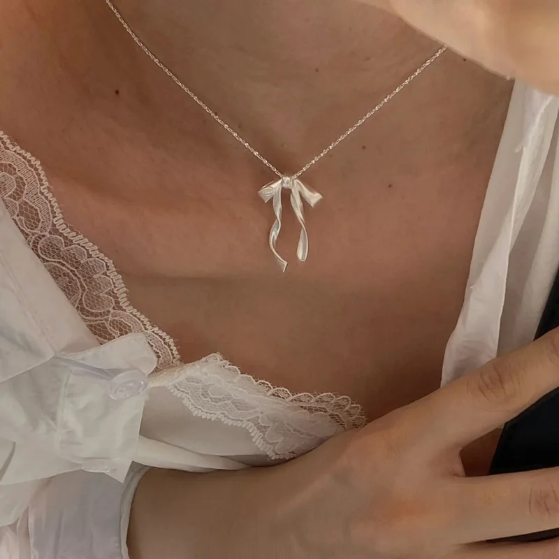 Fashionable Bowknot Pendant Necklace for Women Korean Sweet Star Beads Bow Charm Clavicle Necklace Party Wedding Jewelry Gifts
Fashionable Bowknot Pendant Necklace for Women Korean Sweet Star Beads Bow Charm Clavicle Necklace Party Wedding Jewelry Gifts