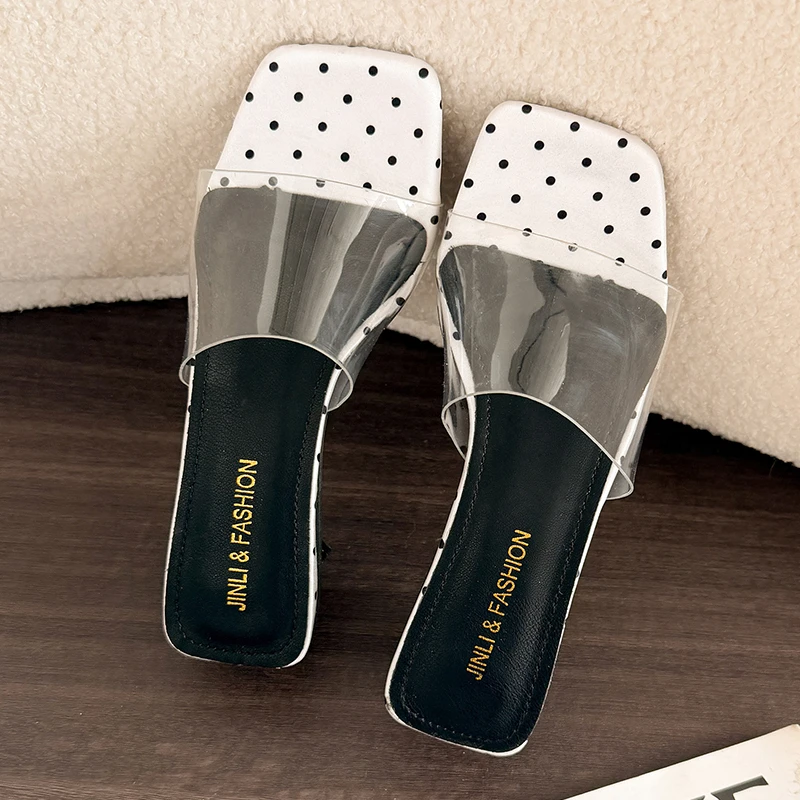 Transparent Slippers for Women To Wear in Summer 2026 New Fashionable and High-end Mid-high Heel One-word Block Heel Sandals
Transparent Slippers for Women To Wear in Summer 2026 New Fashionable and High-end Mid-high Heel One-word Block Heel Sandals