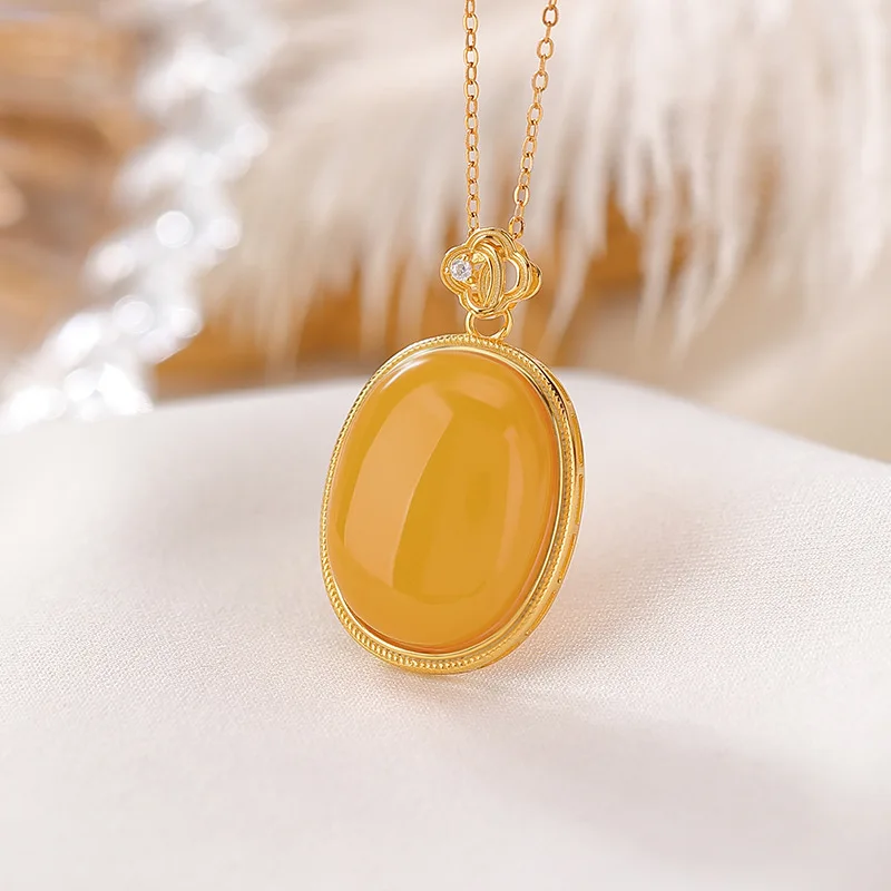 S925 Sterling Silver Gold-Plated Amber Cabochon Style Elegant Hanging Pendant
S925 Sterling Silver Gold-Plated Amber Cabochon Style Elegant Hanging Pendant