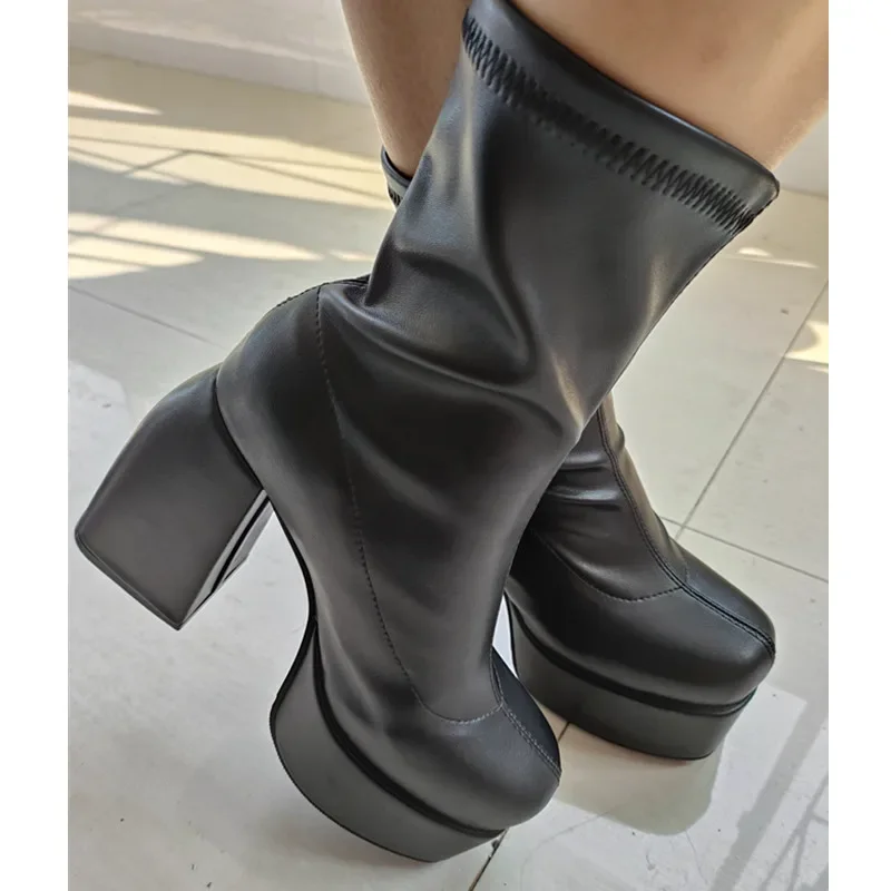 Fashion Winter New High Heel Woman Boots Devil Punk Platform Shoes Plus Size Head Side Zipper Fashion Side Zipper Solid Low Boot
Fashion Winter New High Heel Woman Boots Devil Punk Platform Shoes Plus Size Head Side Zipper Fashion Side Zipper Solid Low Boot