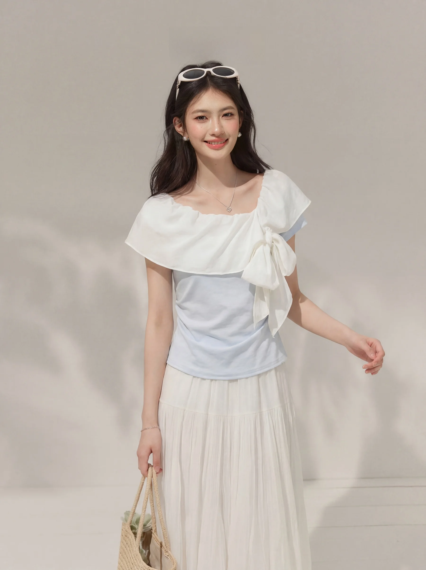 Summer Casual Style Short Sleeve One Shoulder T-shirt Women's Blue Knot Top Salted Cheese Flavor by Wang Wei
Summer Casual Style Short Sleeve One Shoulder T-shirt Women's Blue Knot Top Salted Cheese Flavor by Wang Wei