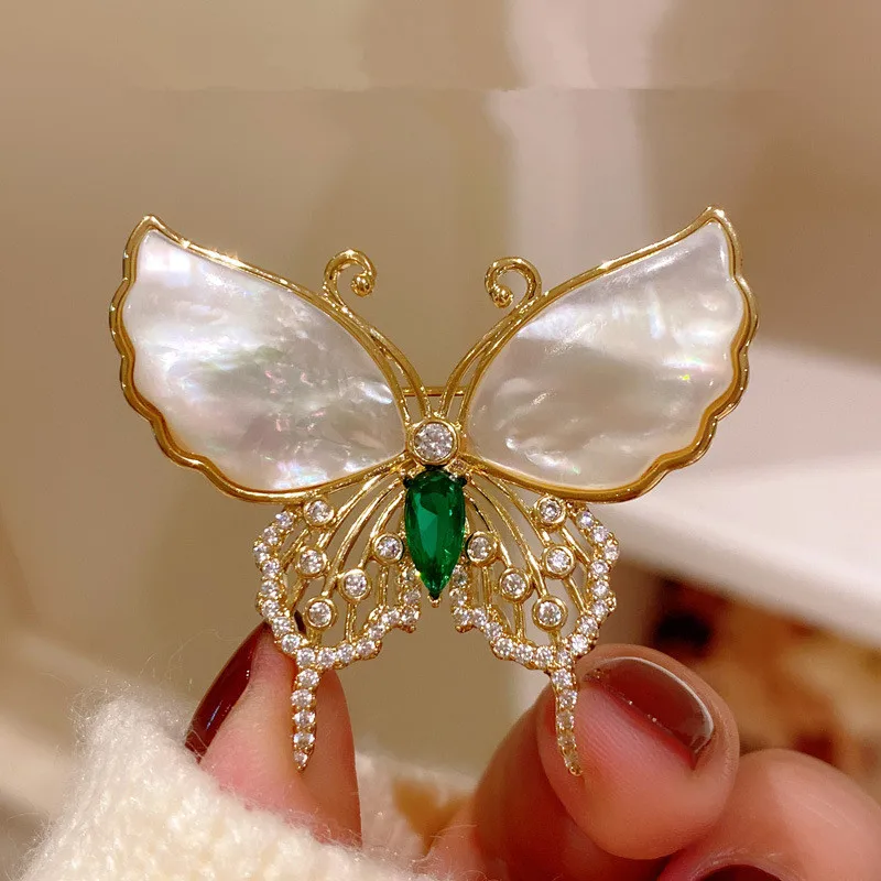 Brooches For Women Butterfly Design White Shell Green Created Emerald Bijoux Femme Fashion Accessories Pin Drop Shipping
Brooches For Women Butterfly Design White Shell Green Created Emerald Bijoux Femme Fashion Accessories Pin Drop Shipping